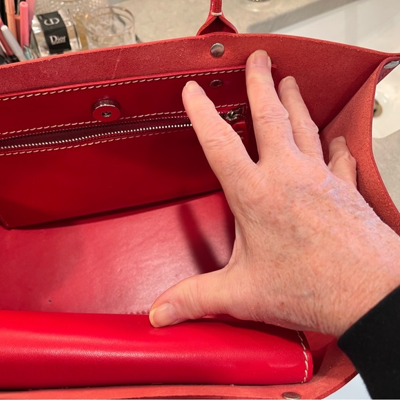 ❤️FINAL REDUCTION❤️. PRICE FIRM.
Vintage Kate Spade Handbag - Picture 6 of 14